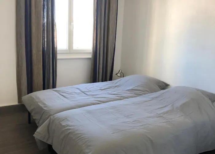 Chez Chris アパート エピナル